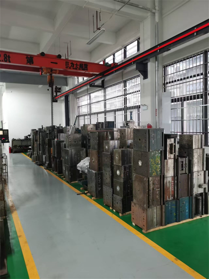 模具